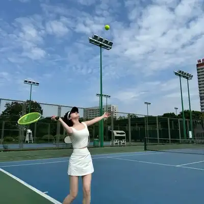 侯杰美